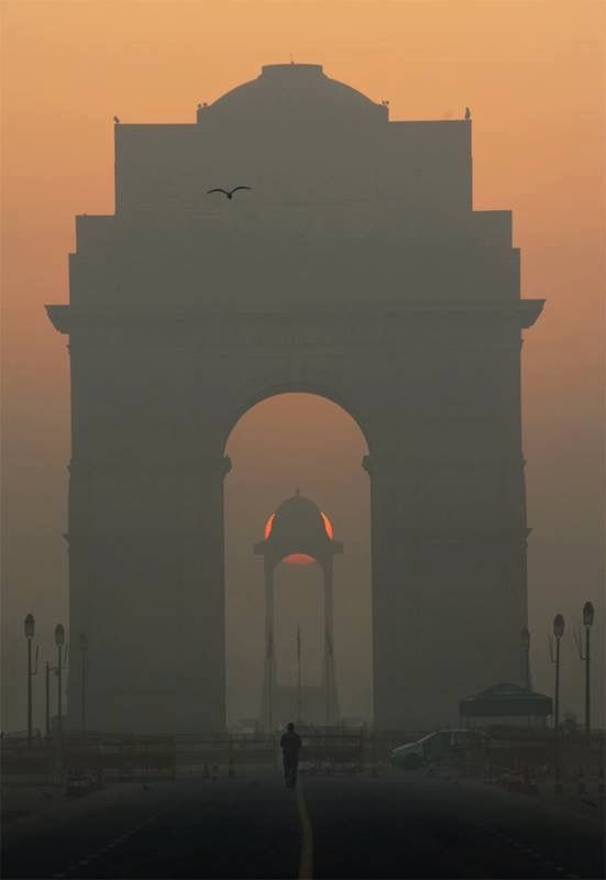 Hot Air Balloon: बढ़ते हुए स्मॉग के बीच दिल्ली में ‘हॉट एयर बैलून’ लोगों के लिए कितना सेफ - Photo Gallery