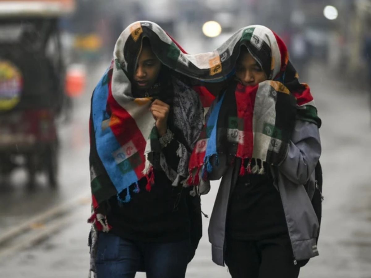 Aaj Ka Mausam: दिसंबर की ठंड छुड़ाएगी कंपकंपी! दिल्ली से लेकर यूपीवालों तक का बुरा हाल, जानिए कैसा रहेगा आपके शहर का मौसम - Photo Gallery