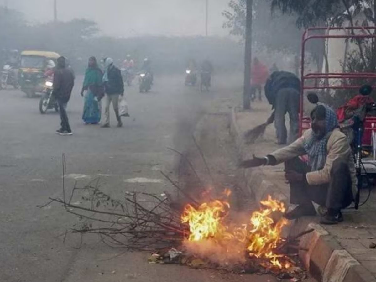 Aaj Ka Mausam: पड़ेगी ठंड वाली बारिश! दिल्ली से लेकर बिहार वालों की छूटेगी कंपकंपी, जानिए कैसा रहेगा मौसम? - Photo Gallery