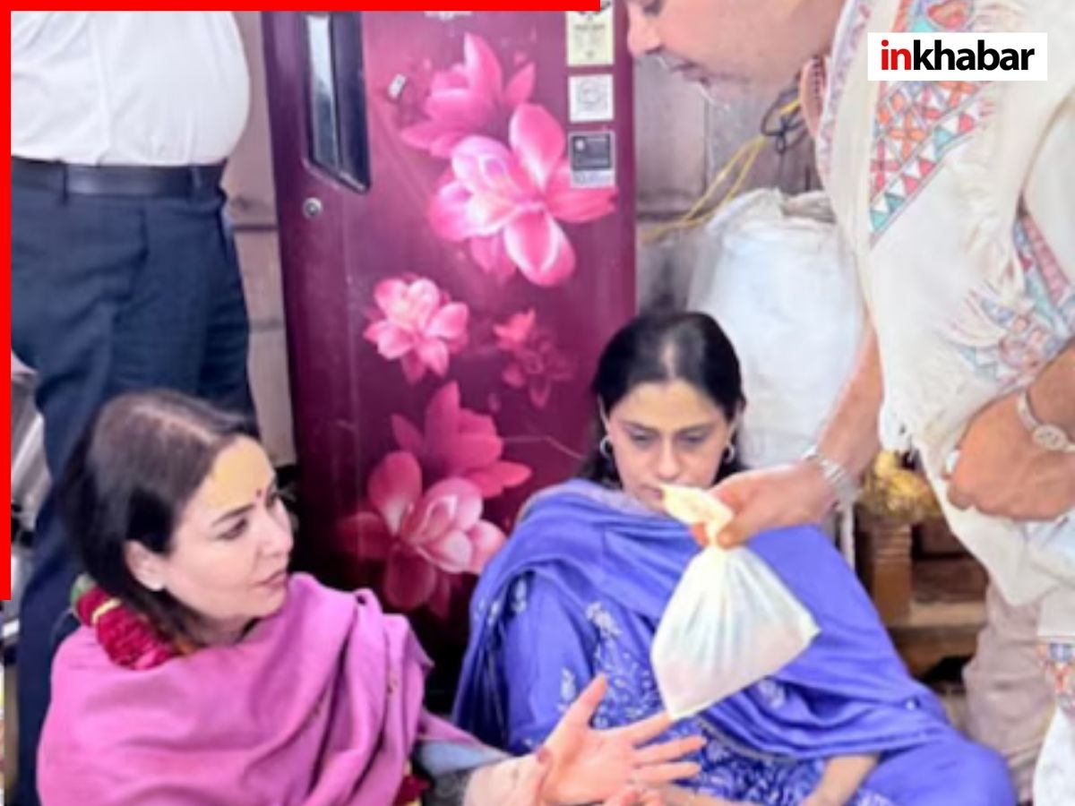 सचिन तेंदुलकर की पत्नी और बेटी ने काशी के बाबा विश्वनाथ मंदिर में टेका माथा और लिया आशीर्वाद - Photo Gallery