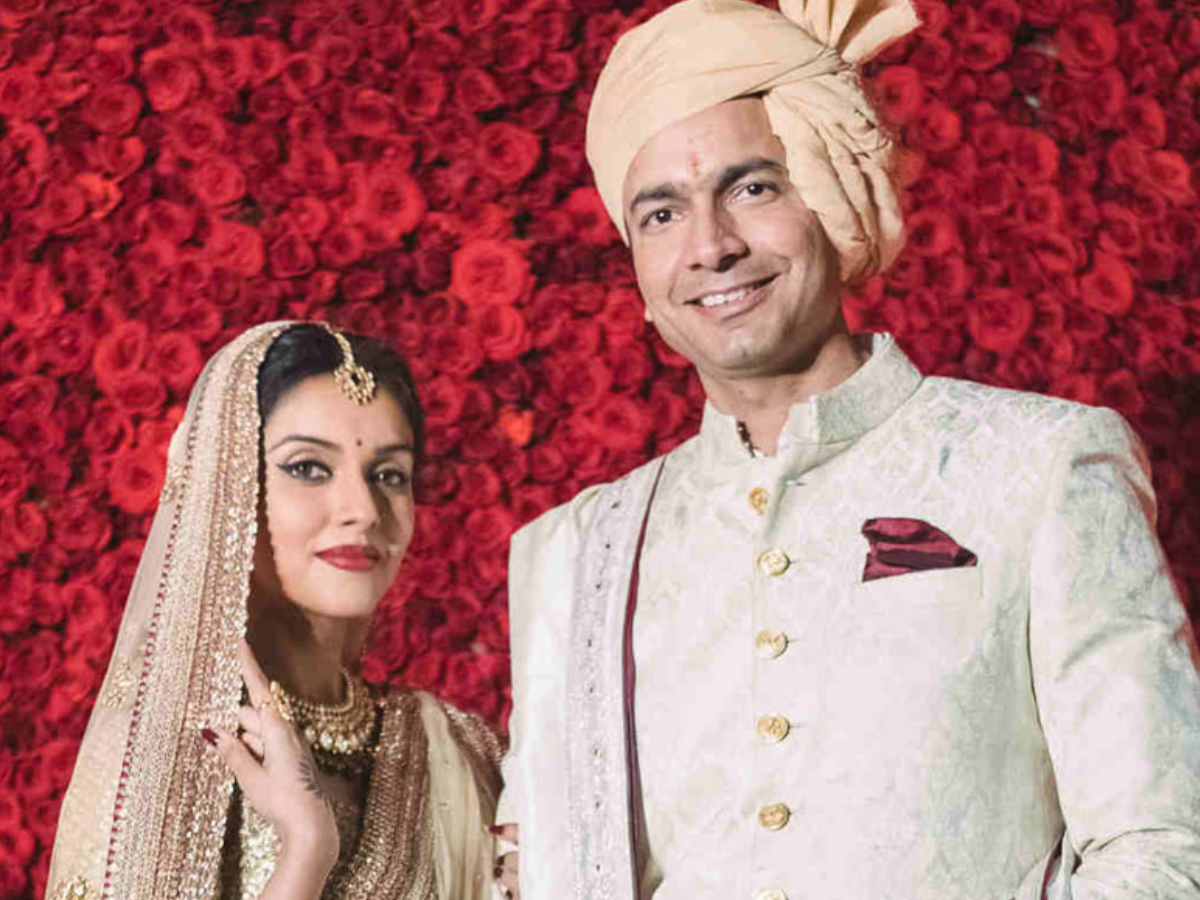 अमीर मर्द से शादी कर इन एक्ट्रेसेस ने छोड़ दिया बॉलीवुड, कोई 50000 करोड़ तो कोई 4000 करोड़ का मालिक - Photo Gallery