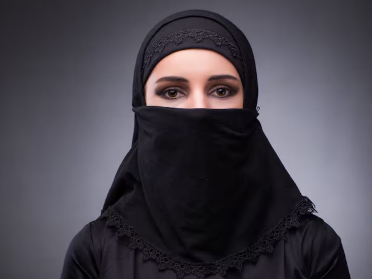 Burqa women