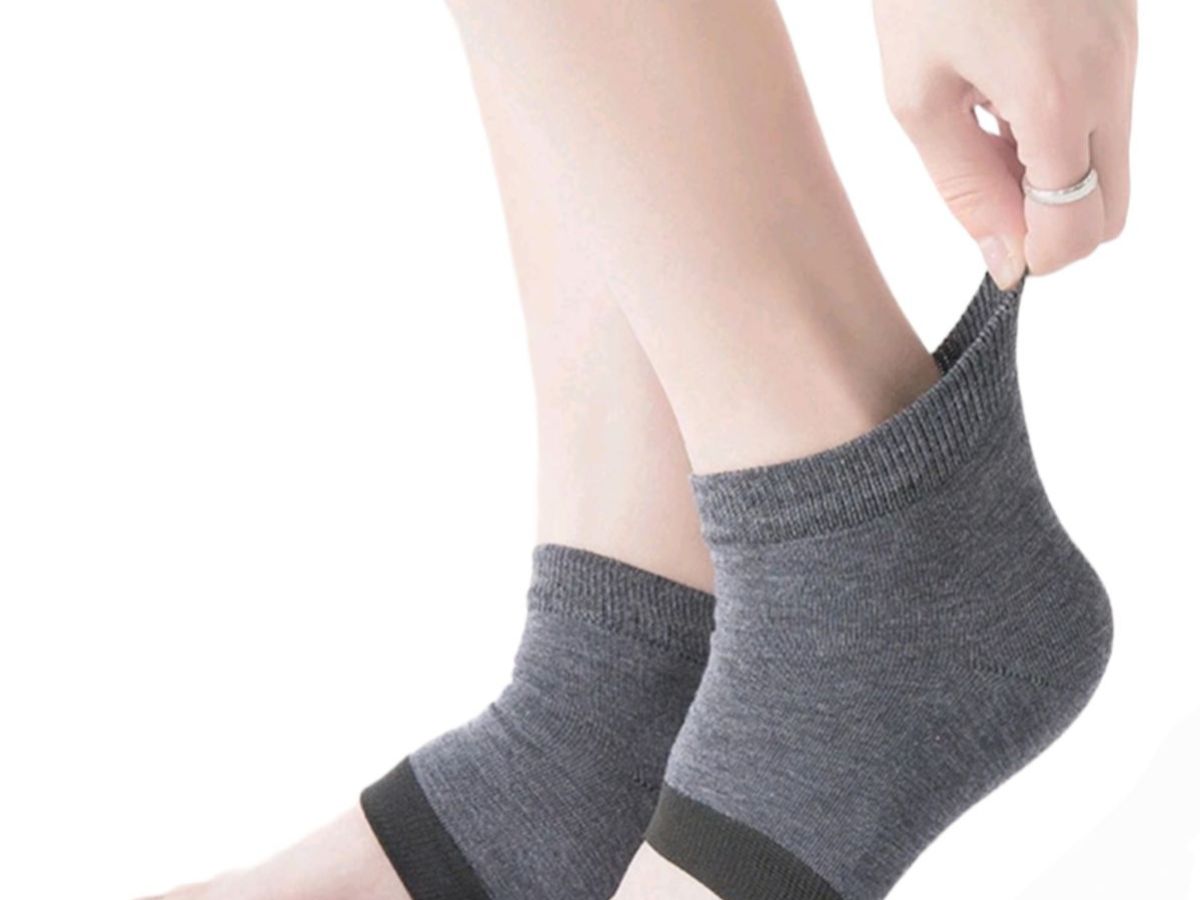 Cracked Heels Remedies At Home: फटी एड़ियों का इलाज घर पर ही! जानें सबसे असरदार घरेलू नुस्खे - Photo Gallery