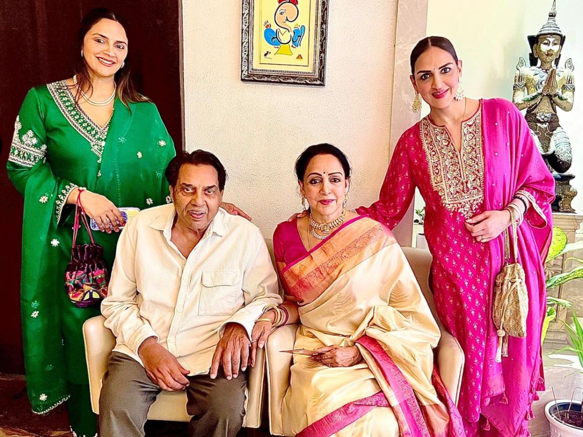 Dharmendra के साथ बिताए पलों को Hema Malini ने तस्वीरों में समेटा, ‘ही-मैन’ के चौथे पर दिखाईं बीते कल की झलकियां - Photo Gallery