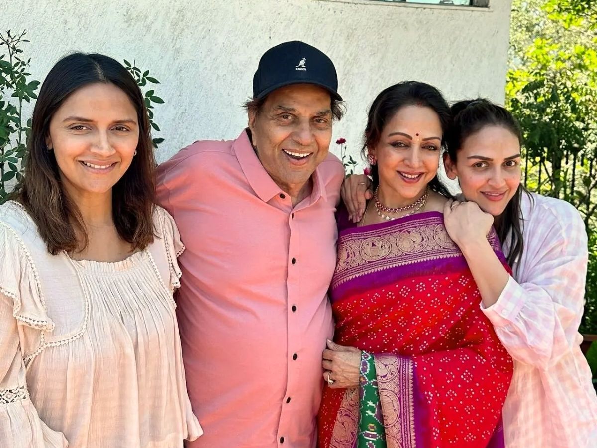 Dharmendra Family: 2 पत्नी, 6 बच्चे और 13 नाती-पोते…इतना बड़ा है ‘ही-मैन’ का परिवार - Photo Gallery