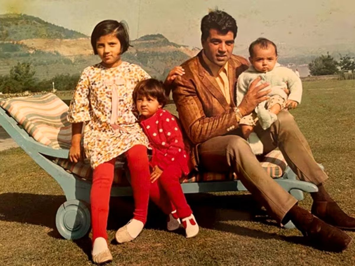 Dharmendra Family: 2 पत्नी, 6 बच्चे और 13 नाती-पोते…इतना बड़ा है ‘ही-मैन’ का परिवार - Photo Gallery
