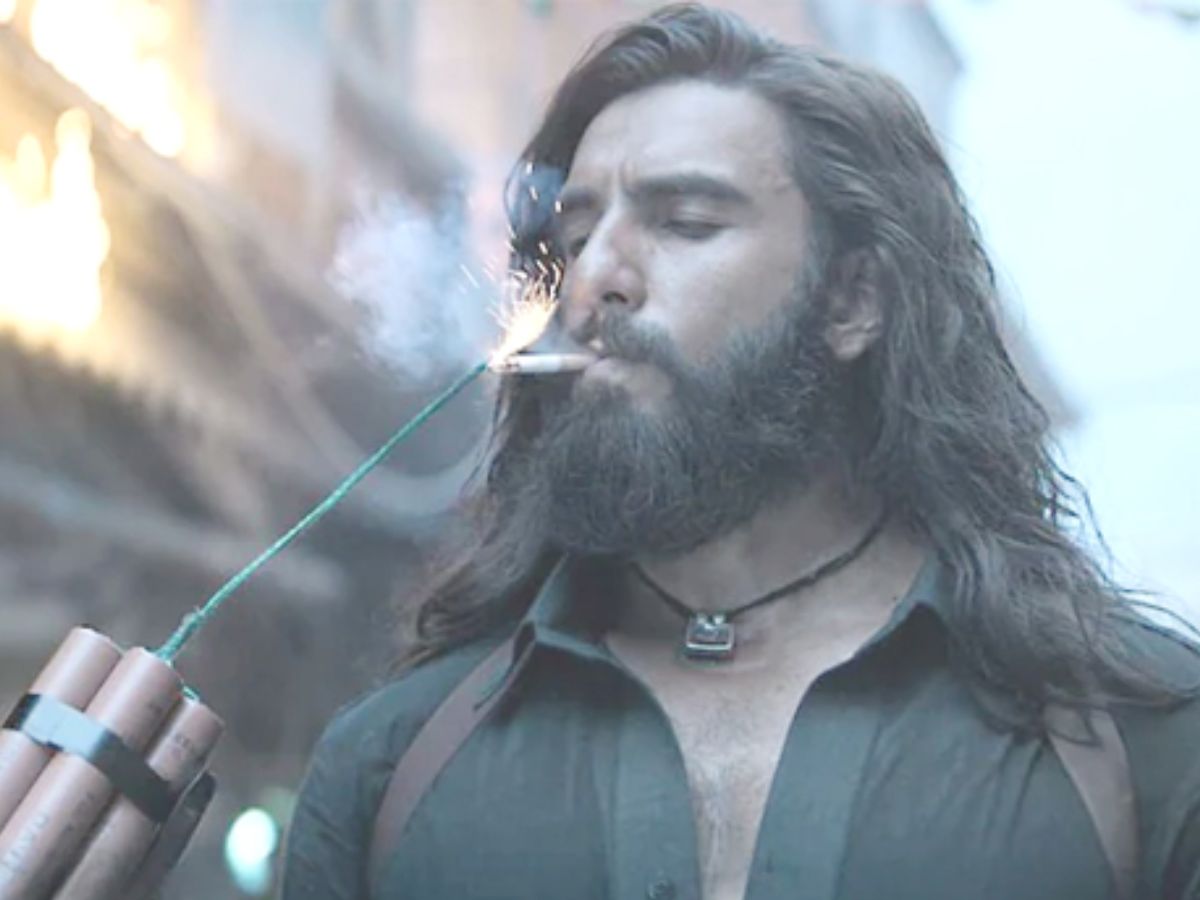 Dhurandhar: आंखों पर चश्मा, हाथ में सिगार… Arjun Rampal झक्कास लुक आउट; Ranveer Singh ने ट्रेलर रिलीज डेट से भी उठाया पर्दा - Photo Gallery