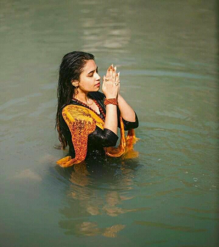 Surya Dev: क्या पीरियड्स में चढ़ा सकते हैं सूर्य देव को जल? - Photo Gallery