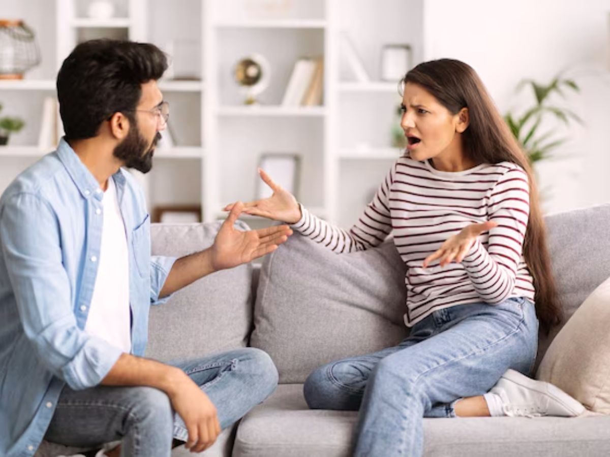 Sexual Health: लंबे समय तक सेक्स न करने से हो सकती हैं कई परेशानियां! ये 6 लक्षण बर्बाद कर सकते हैं शादीशुदा जिंदगी