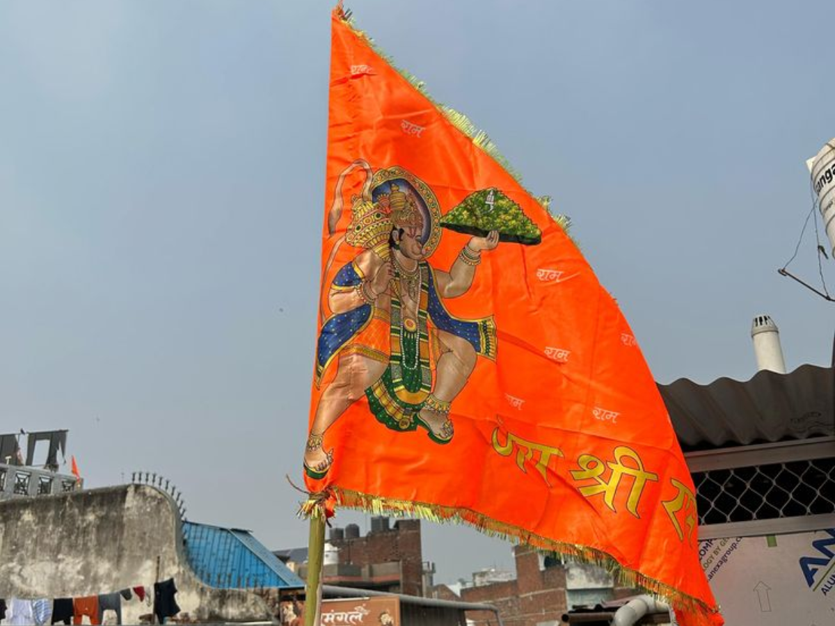 flag on roof top - Photo Gallery