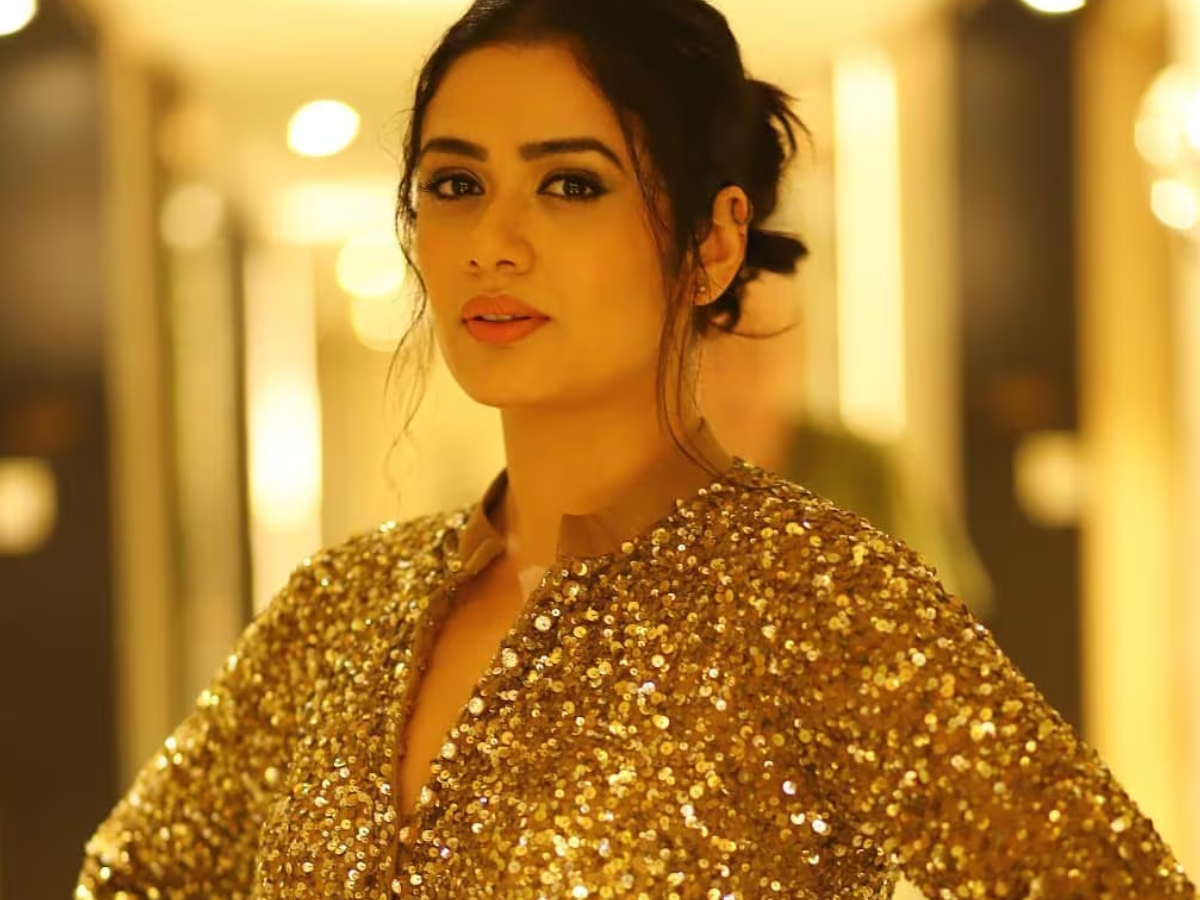 सोशल मीडिया पर छाई ‘जवान’ की हसीना, इंटीमेट सीन की वजह से बनी सेंसेशन, लोग बोले-नेशनल क्रश - Photo Gallery