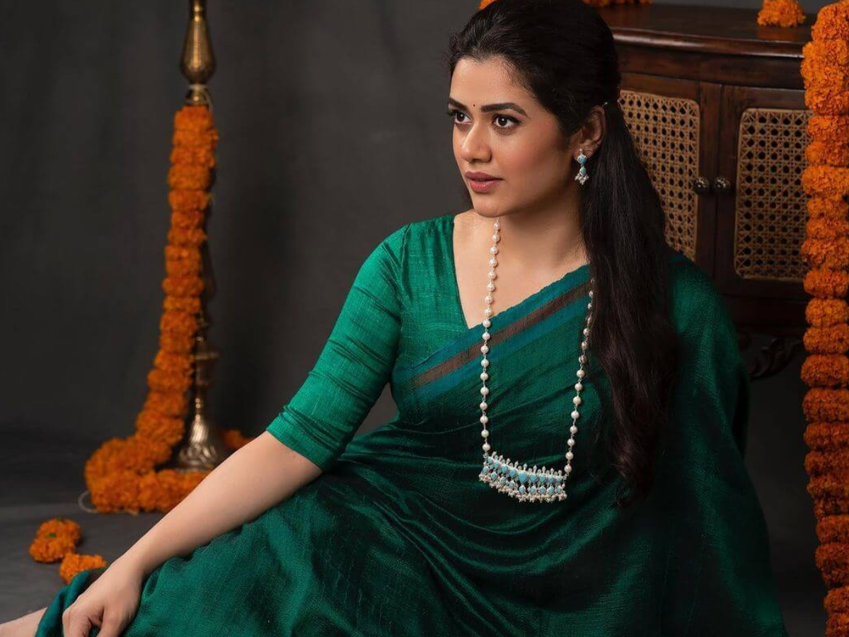 सोशल मीडिया पर छाई ‘जवान’ की हसीना, इंटीमेट सीन की वजह से बनी सेंसेशन, लोग बोले-नेशनल क्रश - Photo Gallery