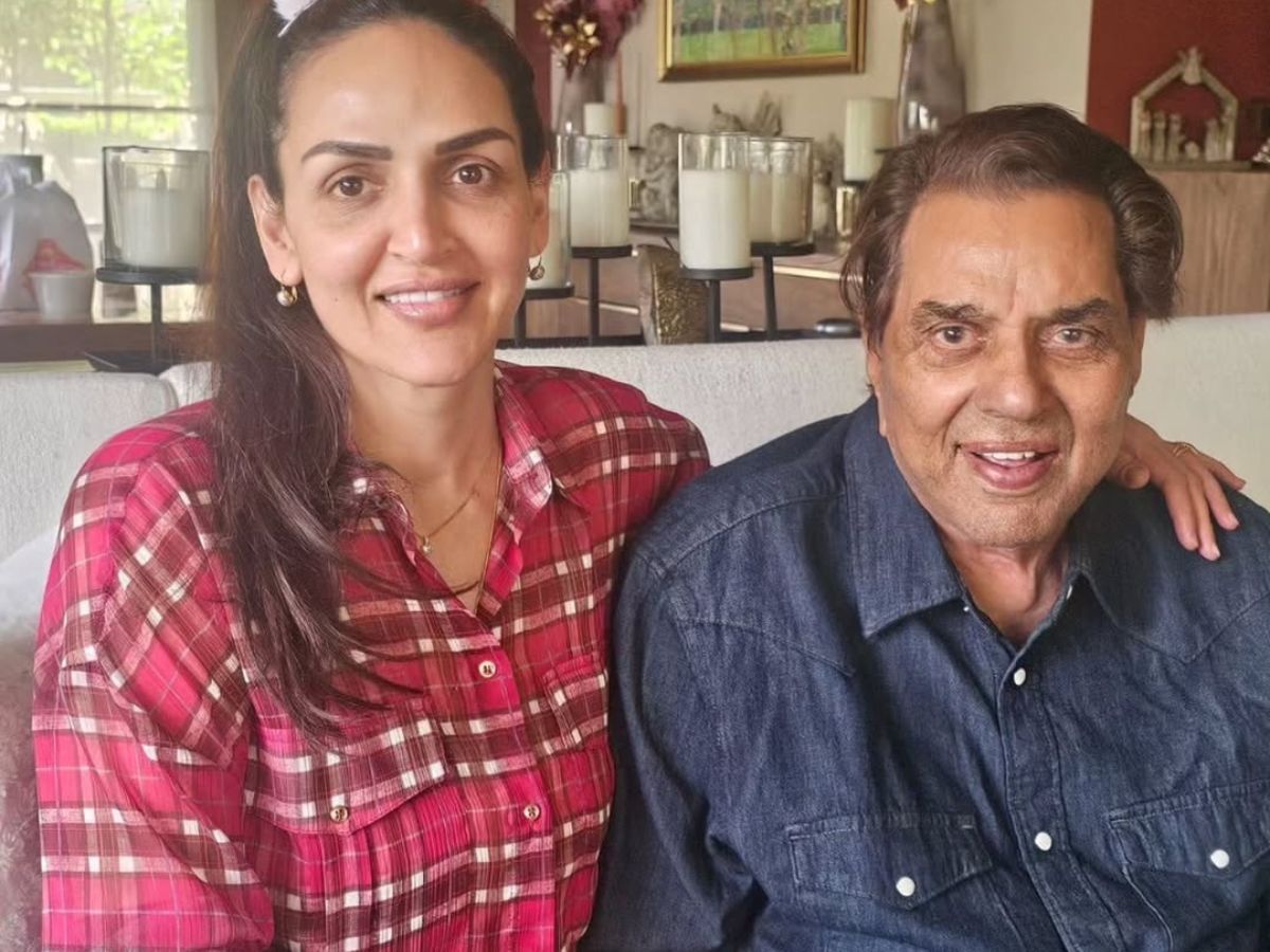 Dharmendra की प्रेयर मीट में Hema Malini नहीं हुईं शामिल, फिर फैमिली फोटोज शेयर कर लिखी दिल की बात - Photo Gallery