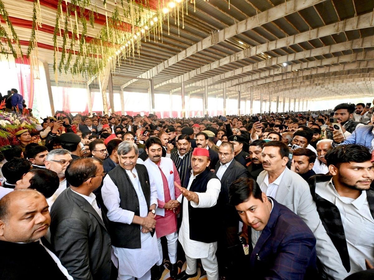 How many guests attended the wedding - Photo Gallery