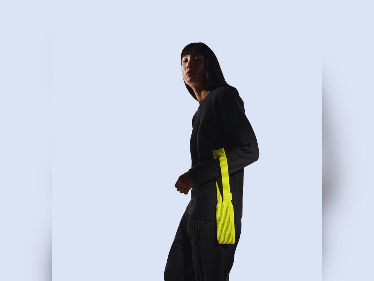 अब iphone भी पहनेगा मोजा, कंपनी ने लॉन्च किया धांसू प्रोडक्ट, कीमत इतनी की आ जाए नया फोन - Photo Gallery