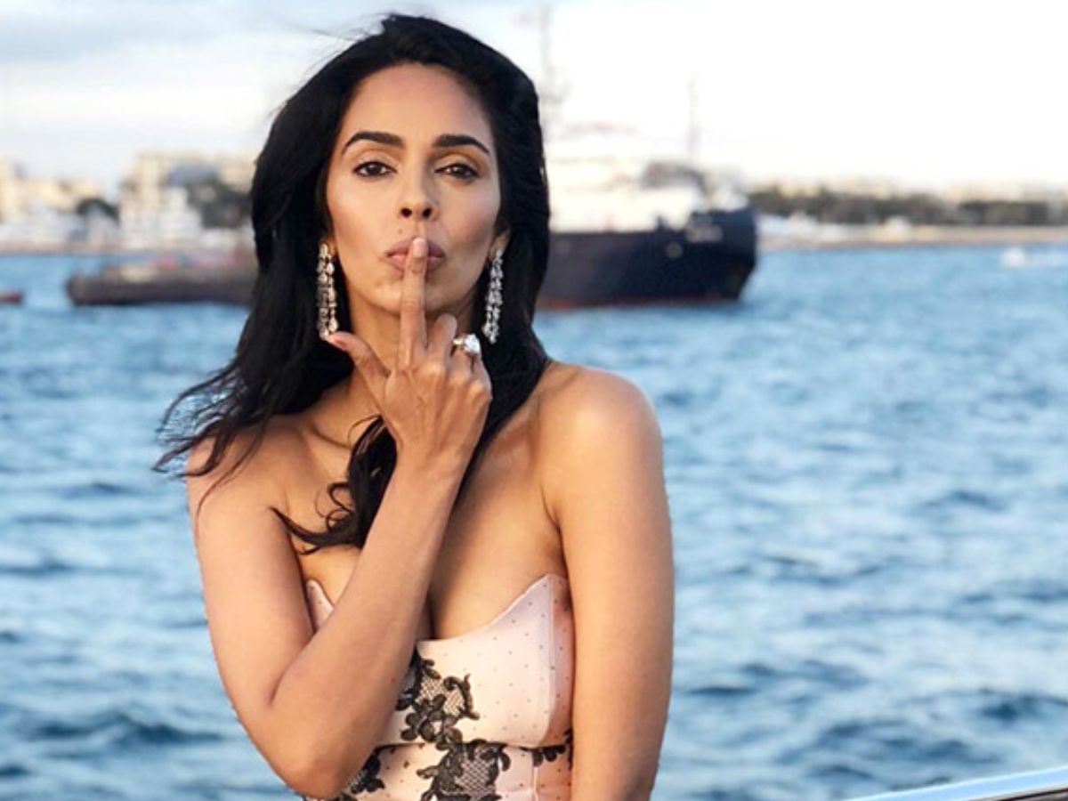 कैटरीना से करीना तक, बॉलीवुड की इन 10 एक्ट्रेसेस का MMS लीक बना बवाल; एक का तो बर्बाद हो गया करियर - Photo Gallery