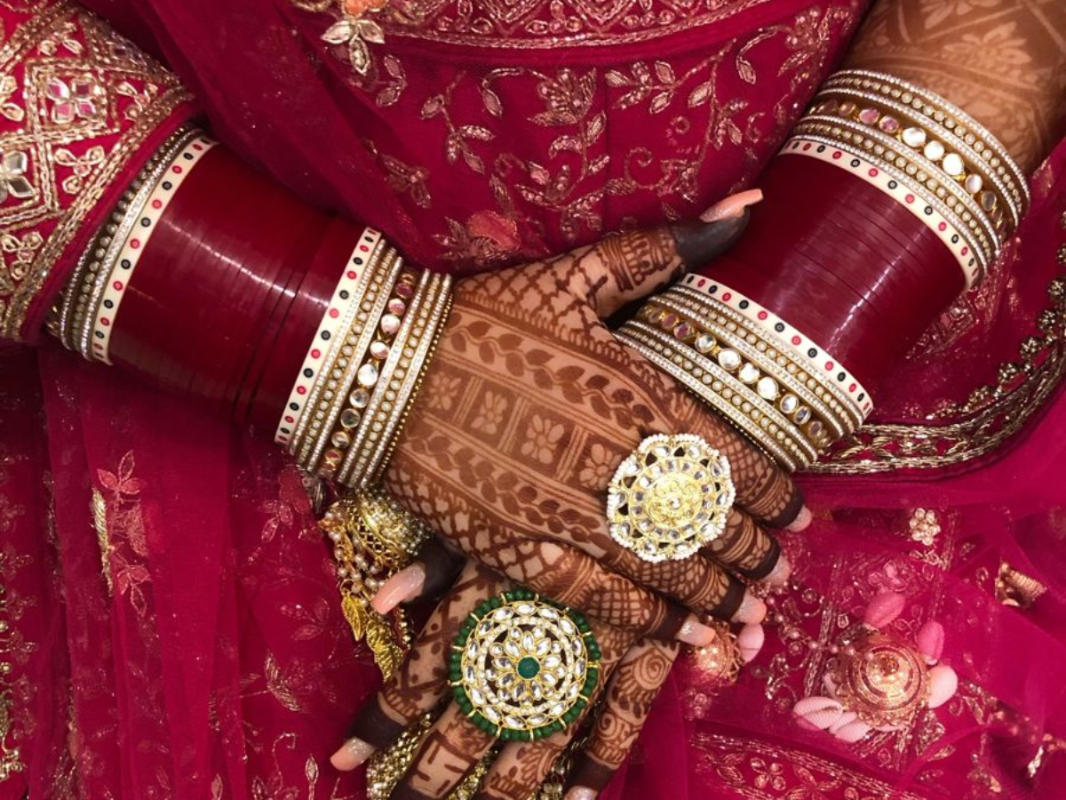 maroon chudda - Photo Gallery