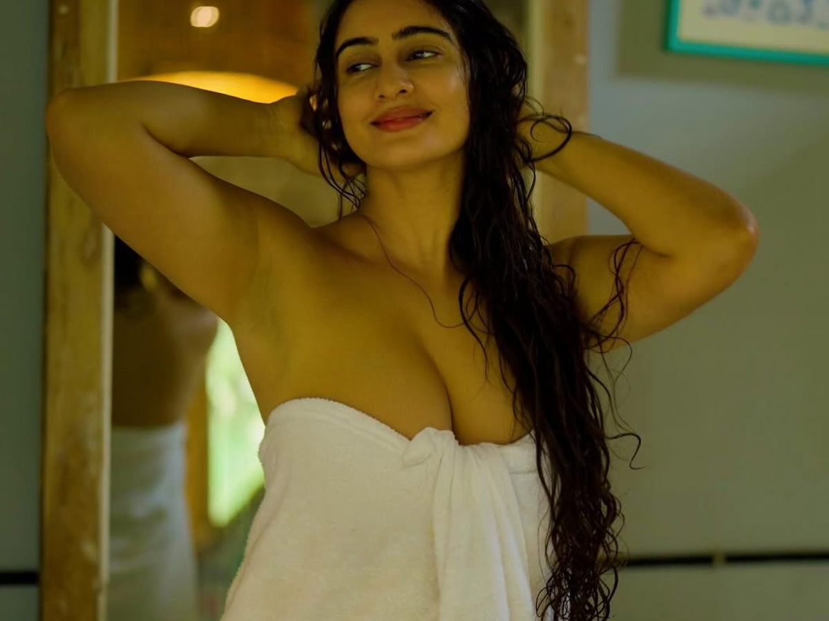 इस हसीना पर छाया बोल्डनेस का सुरूर, सारी हदें ताक पर रखकर दिखाया हुस्न बेशुमार - Photo Gallery