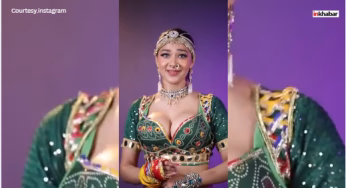 Bhojpuri Industry की सबसे ‘गंदी’ एक्ट्रेस? घूंघट उठा कर दिखाई वो चीज, लड़के बोले – बहुत गंदी लग रही है बहन, मत कर वरना…