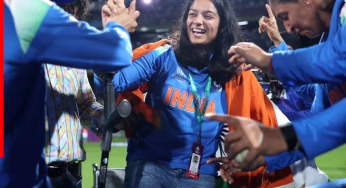 कौन है वो लड़की जिसने जीत के बाद वीलचेयर पर ली एंट्री, देखते ही कूद पड़े खिलाड़ी, देखें वीडियो