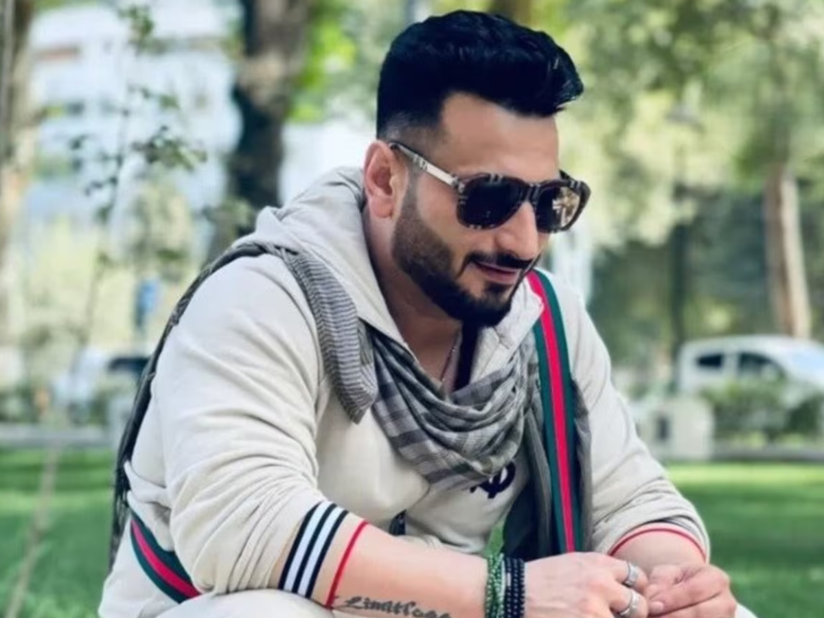 इन सेलेब्स के लिए मनहूस साबित हुआ 2025, किसी की 32 तो किसी की 42 साल में चली गई जान - Photo Gallery