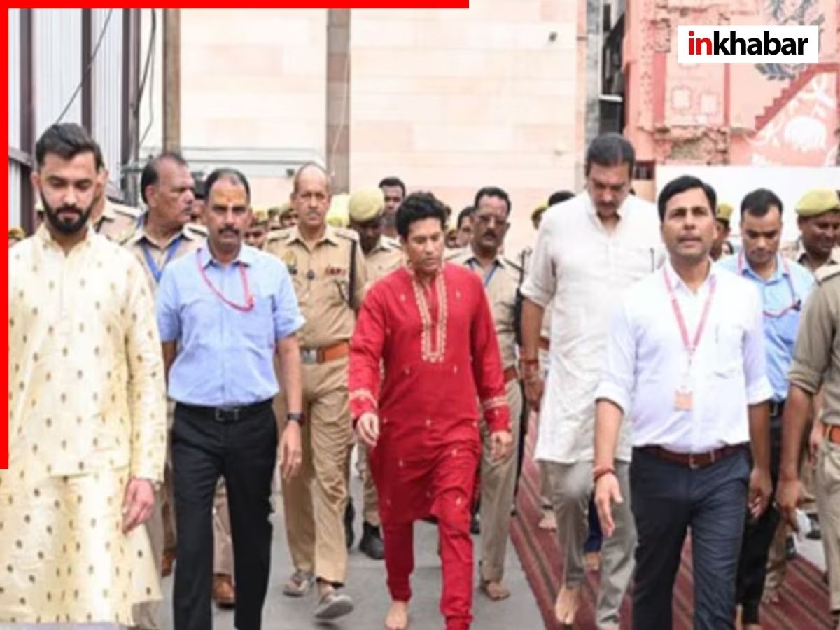सचिन तेंदुलकर की पत्नी और बेटी ने काशी के बाबा विश्वनाथ मंदिर में टेका माथा और लिया आशीर्वाद - Photo Gallery