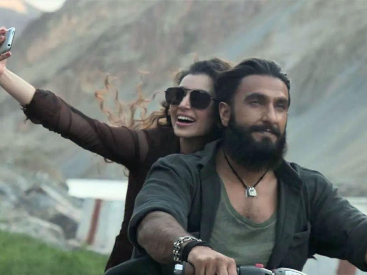 Dhurandhar Cast Fees: रणवीर सिंह ने वसूले करोड़ों रुपये, जानें संजय दत्त से लेकर आर माधवन की फीस - Photo Gallery