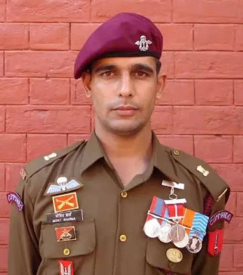 क्या शहीद मेजर मोहित शर्मा की लाइफ पर बनी है रणवीर की ‘धुरंधर’? डायरेक्टर ने खुद किया बड़ा खुलासा