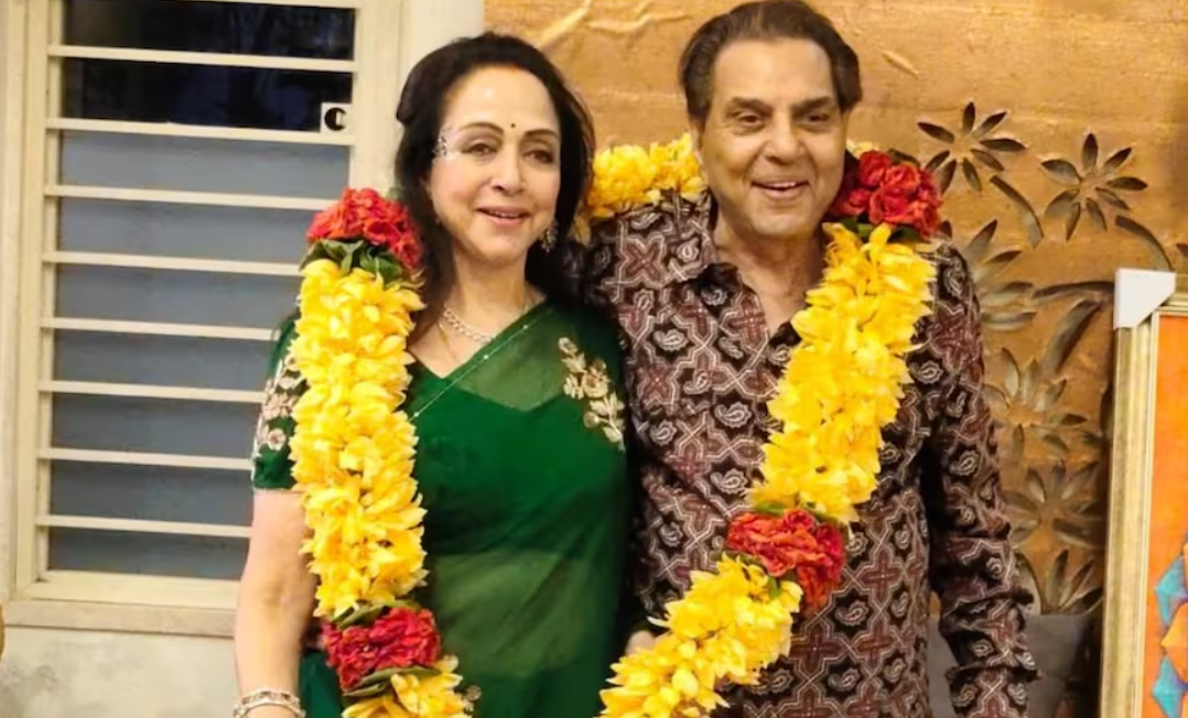 dharmendra-prayer-meet-hema-malini-isha-ahana-deol-missing-know-reason Dharmendra की प्रेयर मीट से क्यों दूर रहीं हेमा मालिनी और दोनों बेटियां, सामने आई बड़ी वजह