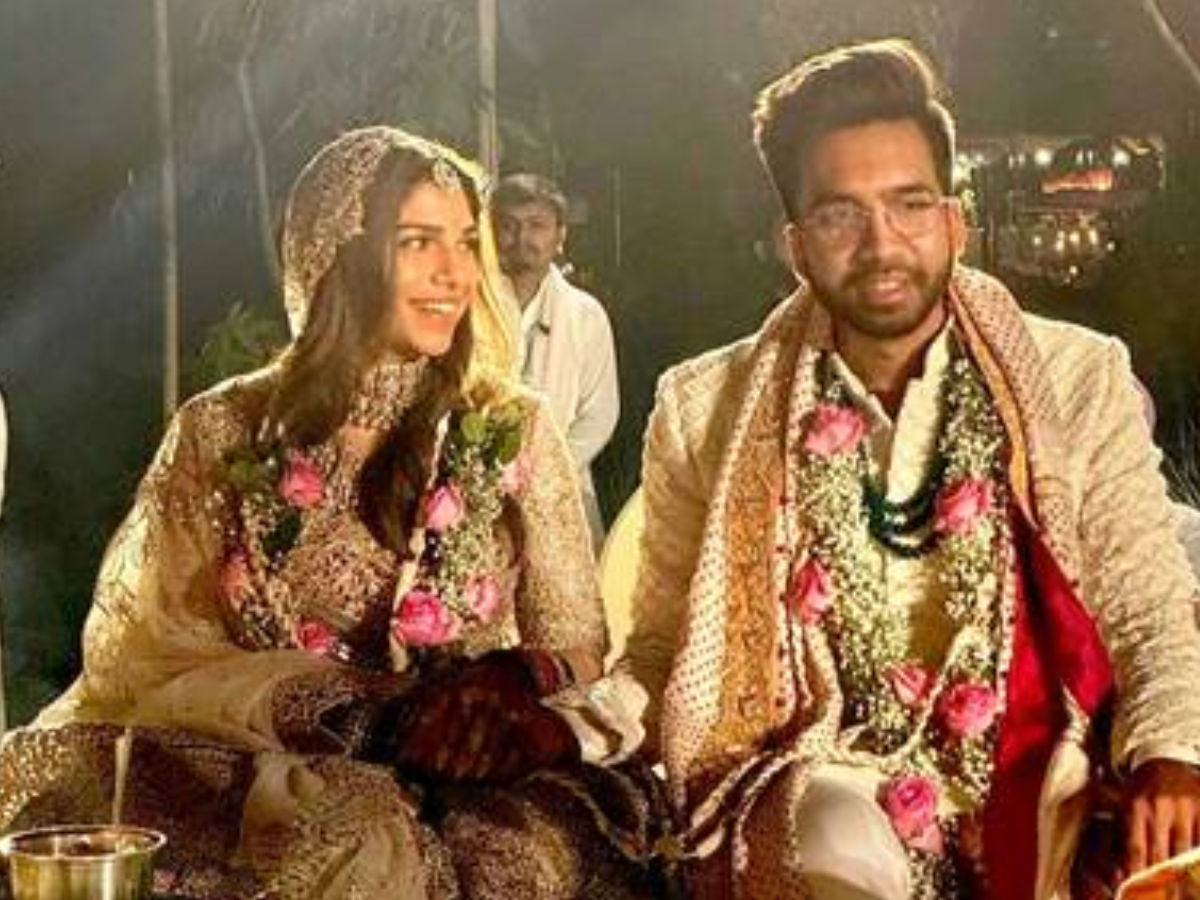 अमीर मर्द से शादी कर इन एक्ट्रेसेस ने छोड़ दिया बॉलीवुड, कोई 50000 करोड़ तो कोई 4000 करोड़ का मालिक - Photo Gallery