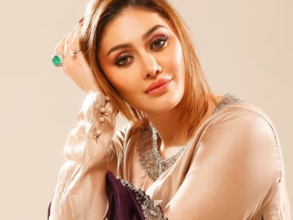 इन सेलेब्स के लिए मनहूस साबित हुआ 2025, किसी की 32 तो किसी की 42 साल में चली गई जान - Photo Gallery