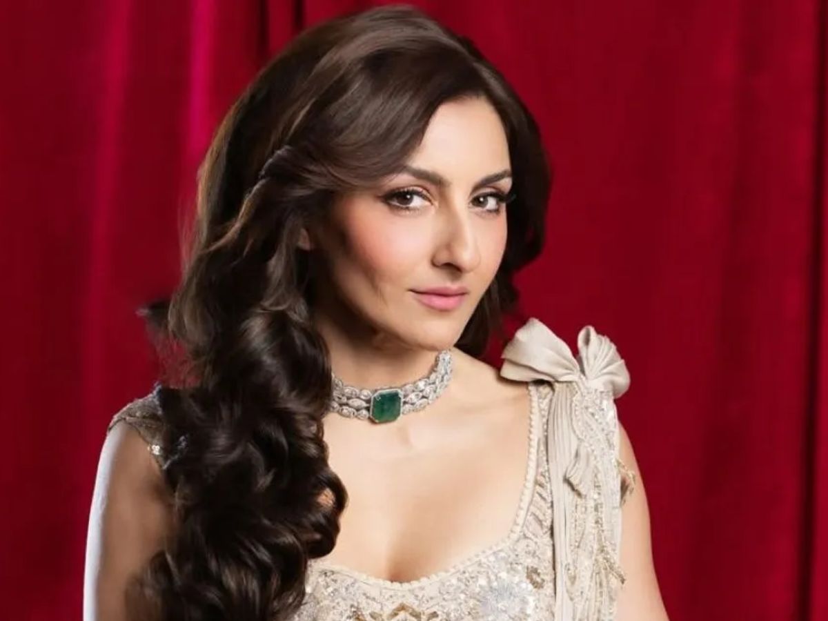 कैटरीना से करीना तक, बॉलीवुड की इन 10 एक्ट्रेसेस का MMS लीक बना बवाल; एक का तो बर्बाद हो गया करियर - Photo Gallery