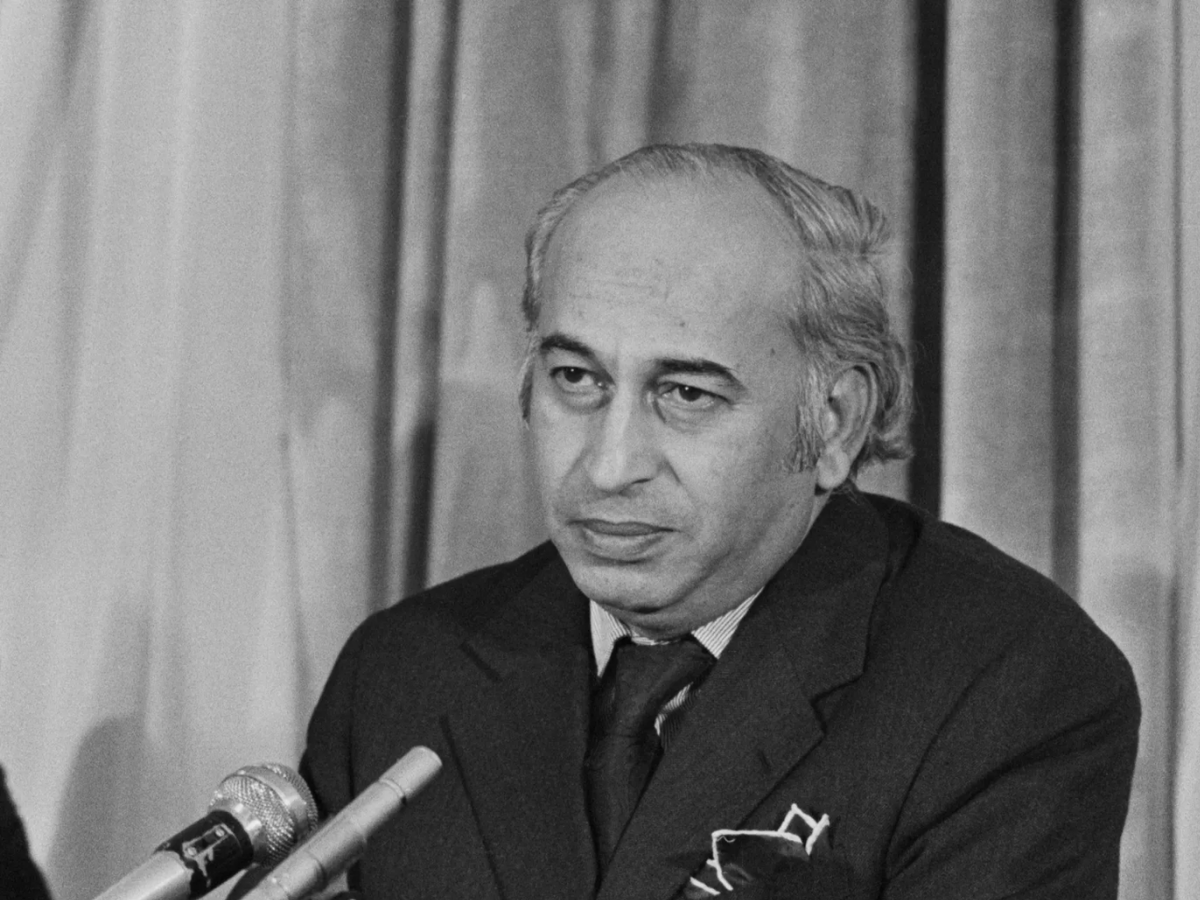 जिस जेल में सजा काट रहे इमरान खान, उस जेल में हुई थी पूर्व PM के साथ हैवानियत, रातों-रात छीन ली थी जिंदगी - Photo Gallery