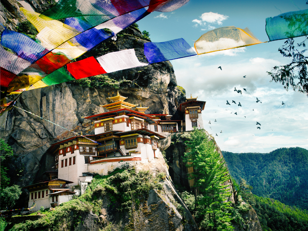 घर, जमीन, पढ़ाई, इलाज सब फ्री… भारत के इस पड़ोसी देश का मॉडल दुनिया में अनोखा, लेकिन शादी को लेकर है अनोखा कानून - Photo Gallery