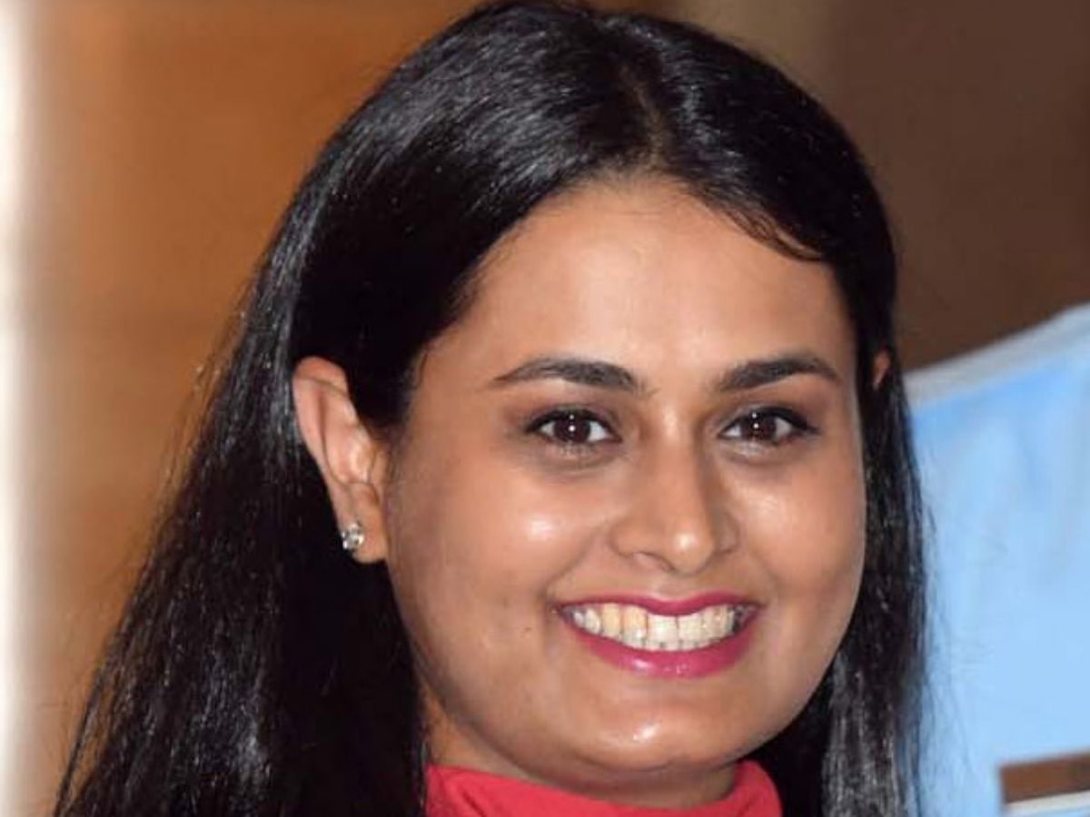 महाकाल के दर पर खेल और सियासत का संगम, क्रिकेटर रजत पाटीदार और बिहार सरकार में मंत्री श्रेयसी सिंह ने परिवार संग किए दर्शन - Photo Gallery