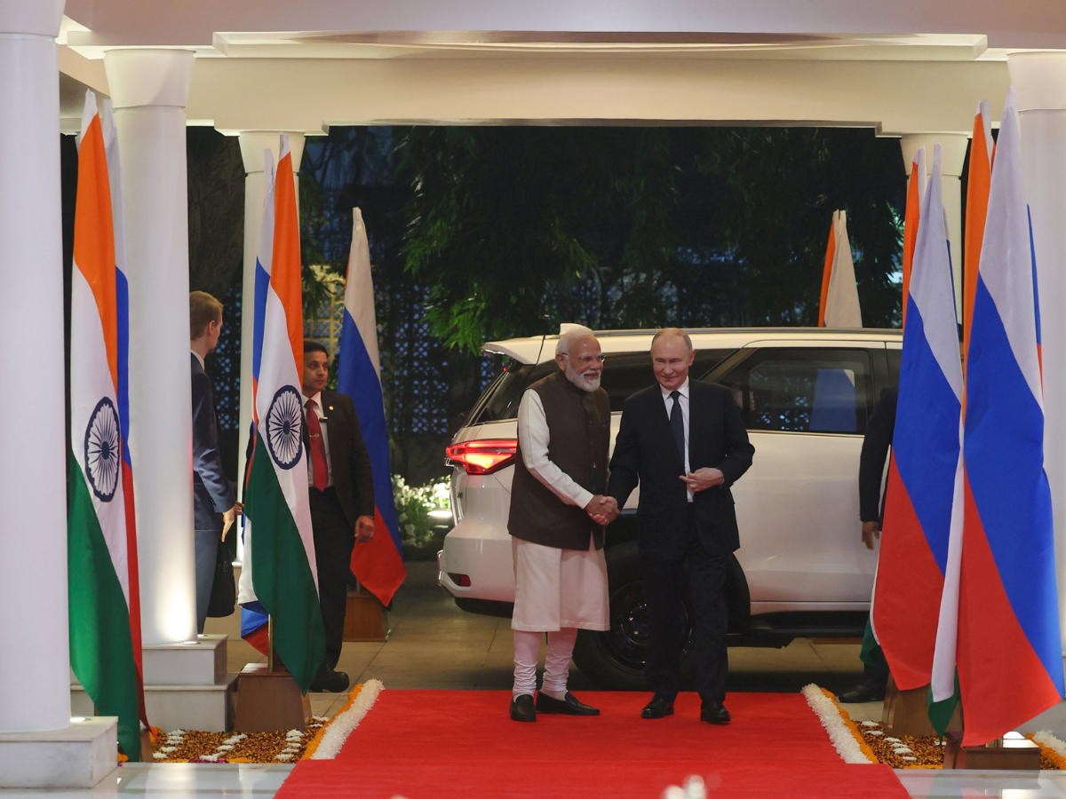 भारत पहुंचे रूसी राष्ट्रपति पुतिन, एयरपोर्ट से लेकर 7 LKM तक; यहां देखें पीएम मोदी के साथ उनकी कुछ बेहतरीन तस्वीरें - Photo Gallery