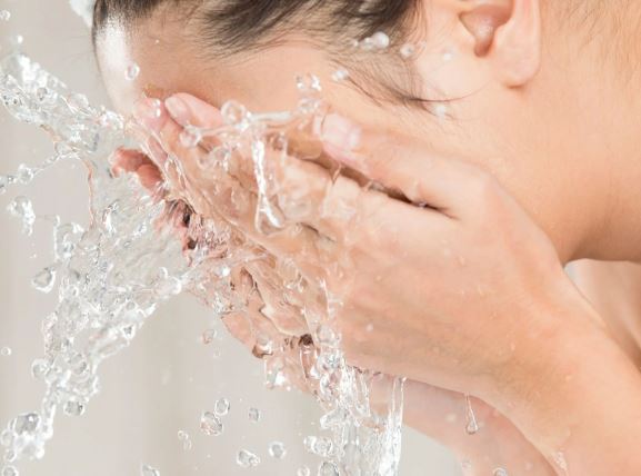 Washing the skin frequently - Photo Gallery