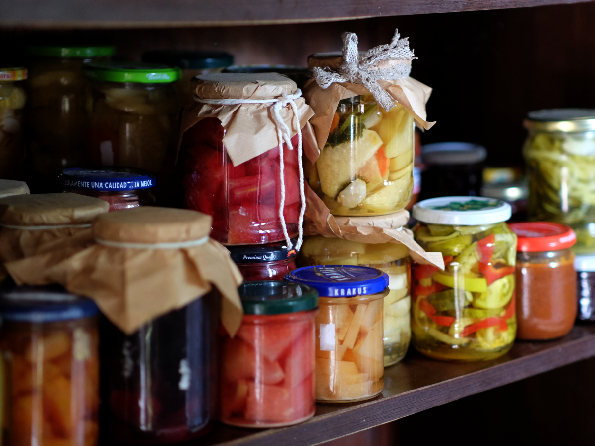 Food Storage Tips: भूलकर भी स्टील के बर्तन में न रखें ये फूड आइटम्स, फूड पॉइजनिंग होने का रहता है खतरा - Photo Gallery