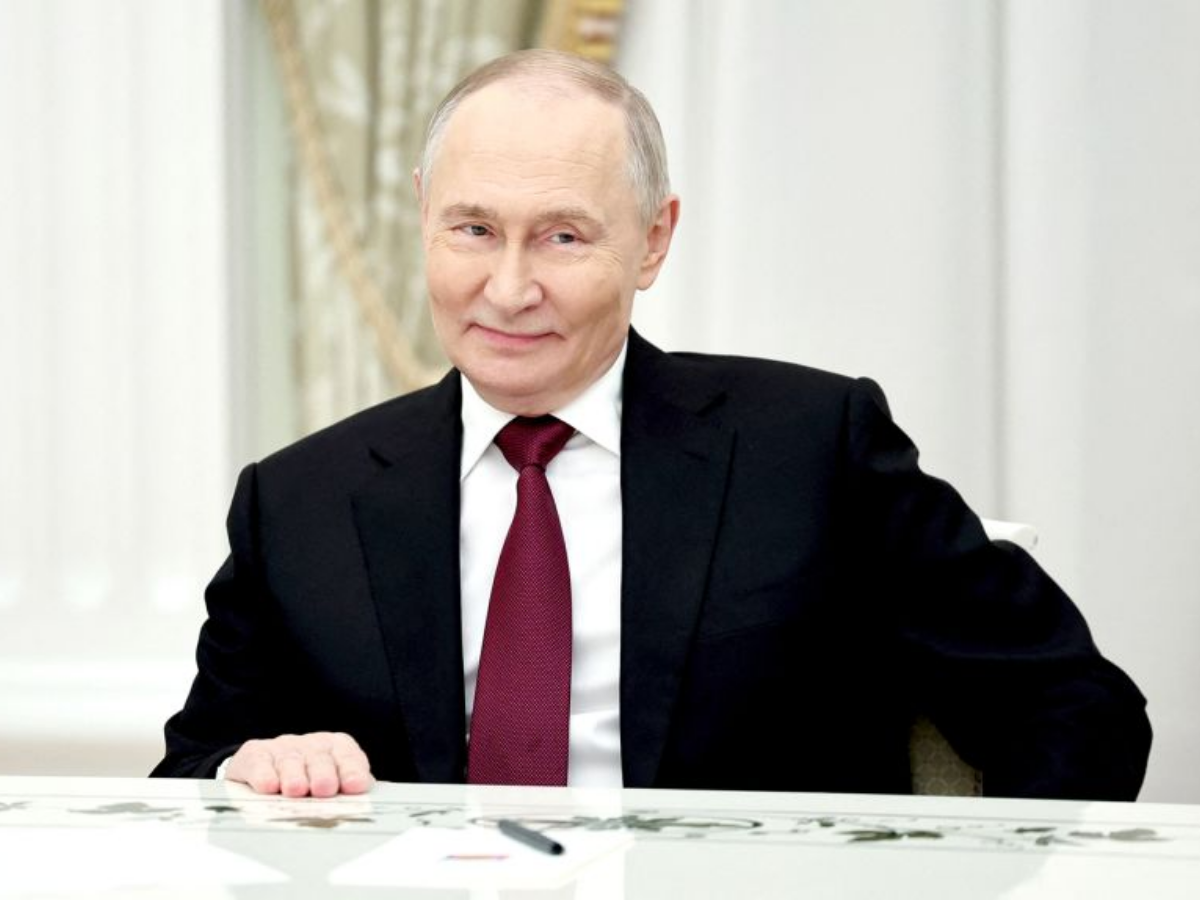 Putin Ghost Train: रूसी राष्ट्रपति व्लादिमीर पुतिन के पास है ‘घोस्ट ट्रेन’, जानें क्या है इसके पीछे की सच्चाई? - Photo Gallery