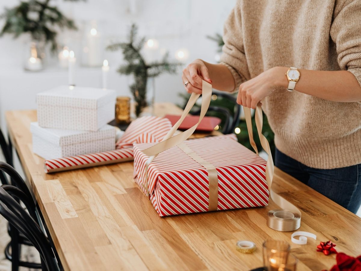 5 क्रिसमस गिफ्ट रूल क्या होते हैं, क्यों हर किसी को इन्हें करना चाहिए अप्लाई? यहां जानें - Photo Gallery