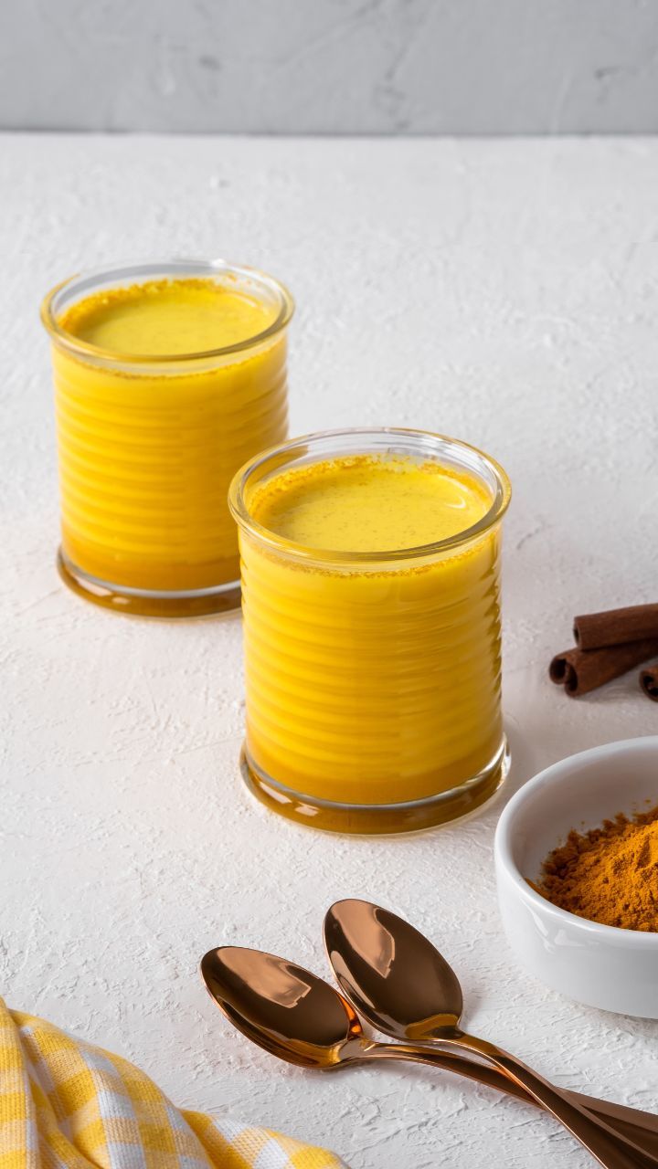 Golden Milk In Winters: सर्दियों में गोल्डन मिल्क के हैं ढेरों फायदें, इम्यूनिटी बढ़ने के लिए आज से ही पीना शुरू करें - Photo Gallery
