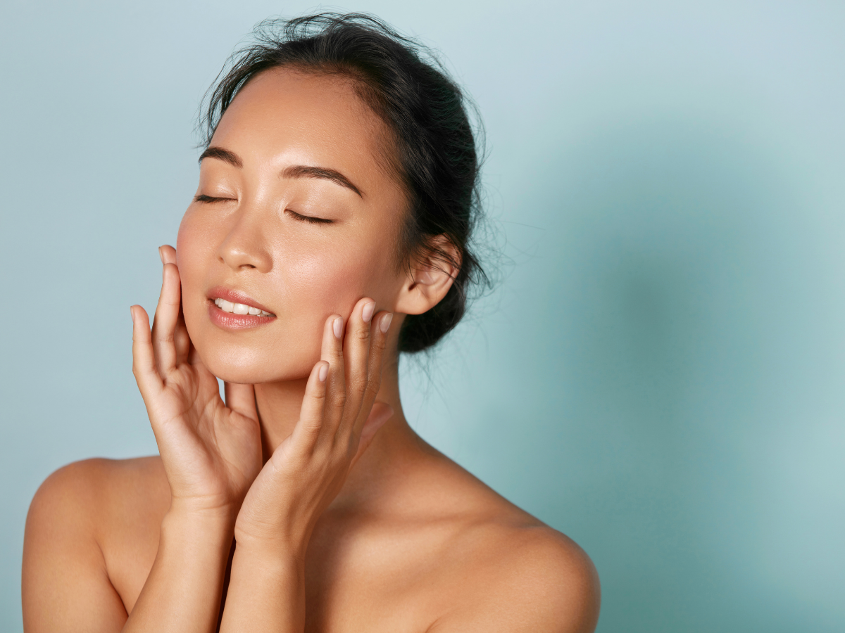 ठंड में भी दमकती त्वचा, सर्दियों के स्किनकेयर सीक्रेट्स; यहां जाने कैसे त्वचा को चमकदार बनाए? - Photo Gallery