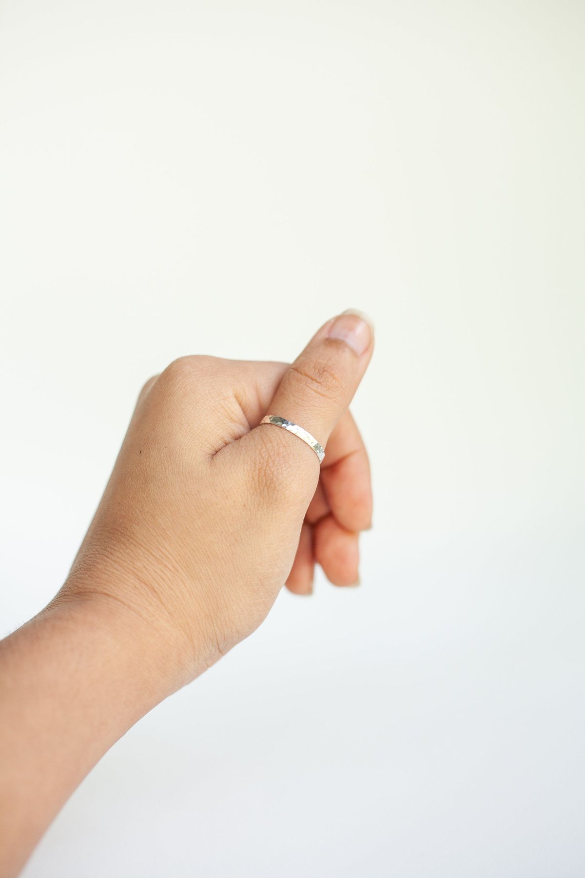 Benefits of Silver Ring On Thumb: अंगूठे में चांदी का छल्ला पहनने से मिलते हैं इतने फायदे कि जानकर चौंक जाएंगे - Photo Gallery