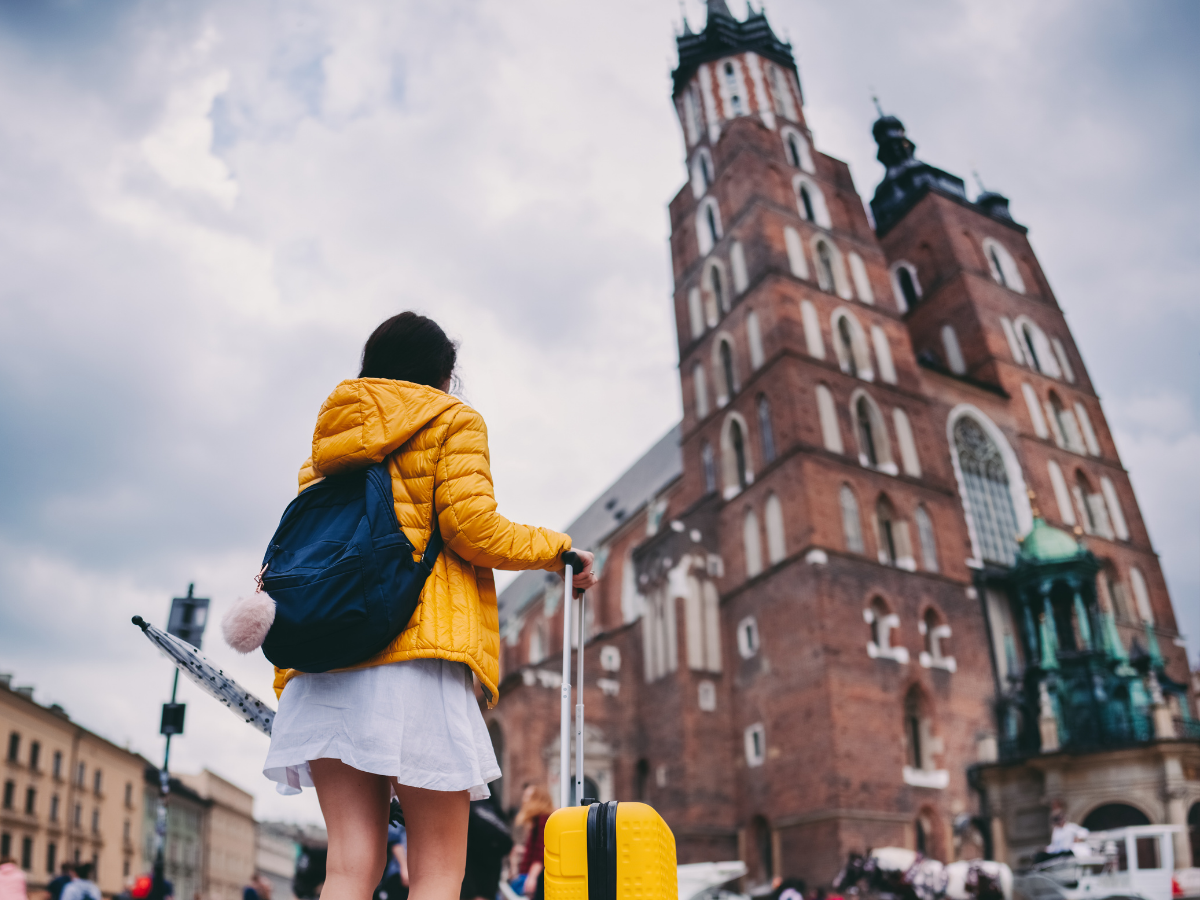 Solo Traveling: क्यों हर जगह बढ़ रहा है अकेले घूमने का ट्रेंड; आखिर क्या हैं इसके फायदे? - Photo Gallery