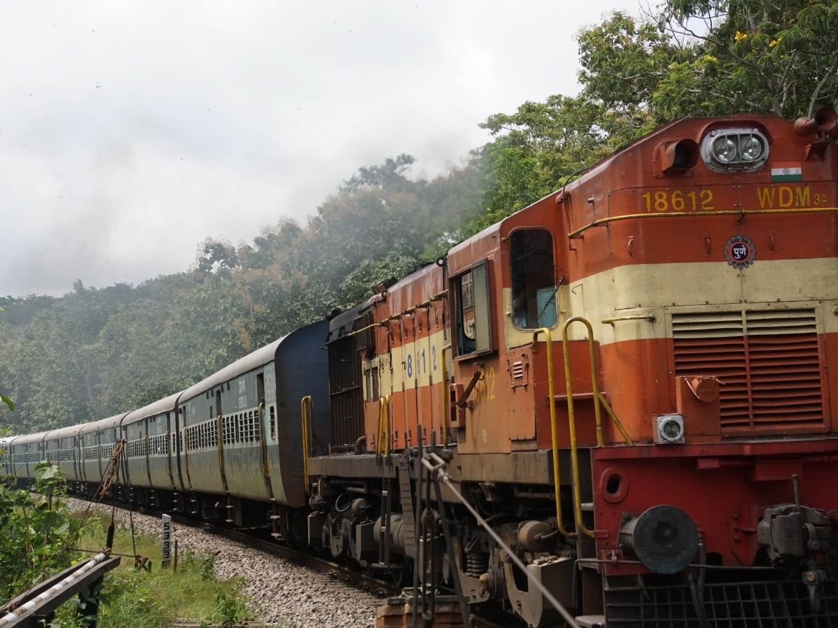 इन भारतीय स्टेशनों से चलती हैं इंटरनेशनल ट्रेनें, इन देशों तक सफर होता है आसान; यहां पर जानें रूट्स - Photo Gallery
