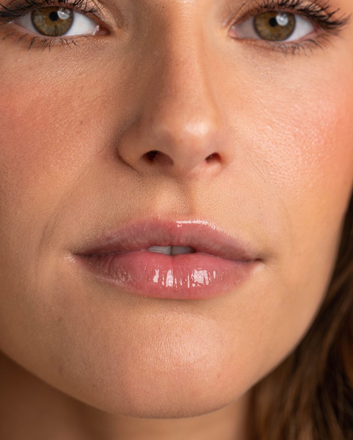 Best Lip Oil: हाइड्रेशन के लिए टॉप 8 लिप ऑयल, होंठ रहेंगे पूरे दिन मॉइश्चराइज्ड - Photo Gallery