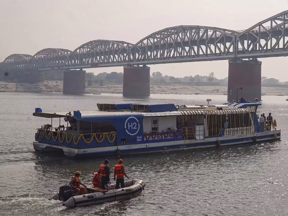 Hydrogen Ship - Photo Gallery