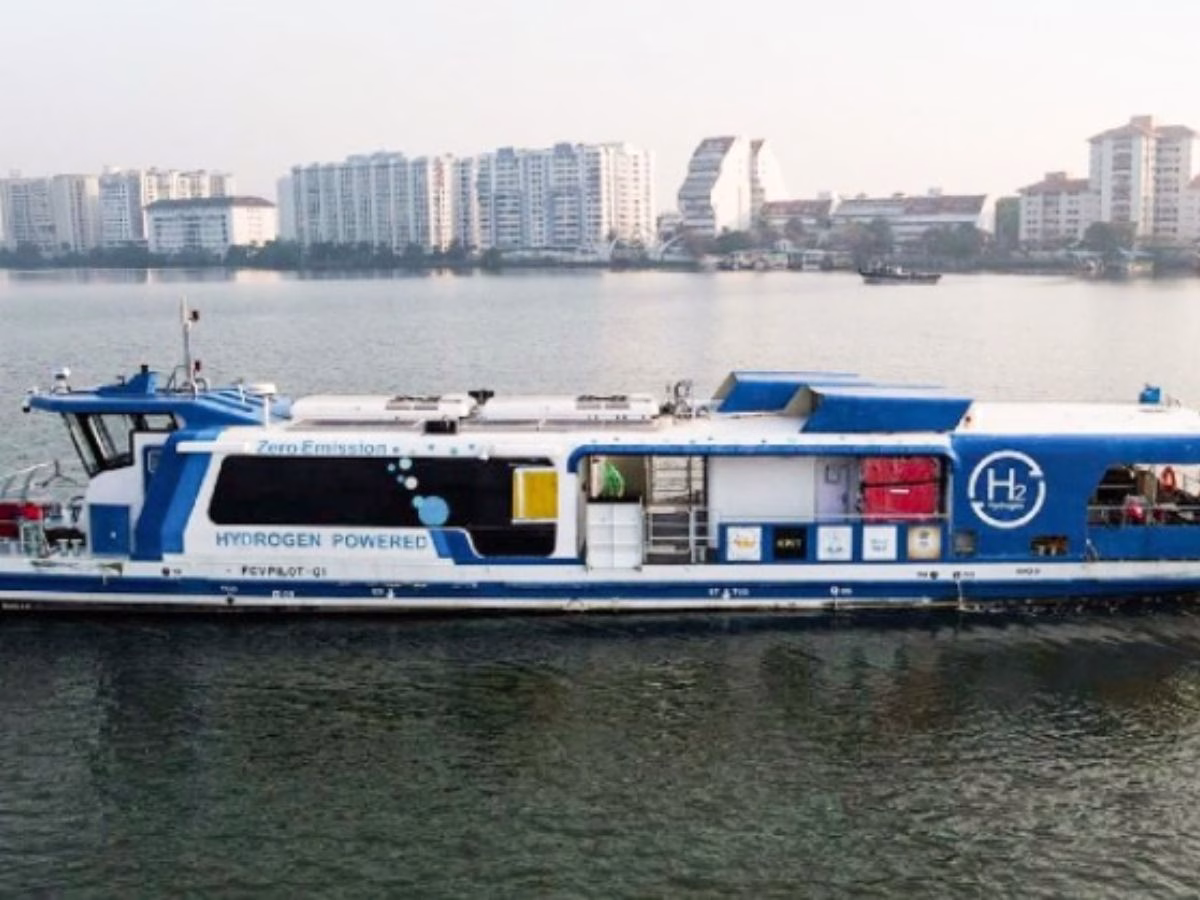 Hydrogen Ship - Photo Gallery