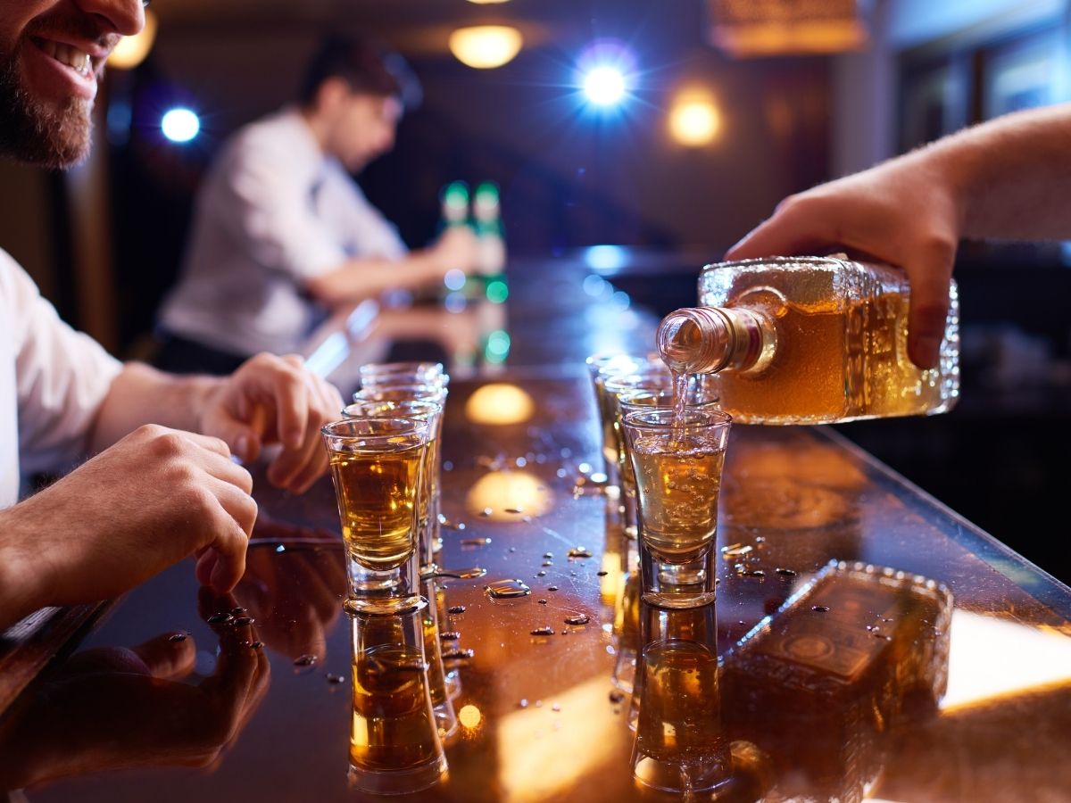 Alcohol Snack: भारत में अल्कोहल पीने वालों की पहली पसंद है ये चखना? वजह जानकर चौंक जाएंगे - Photo Gallery