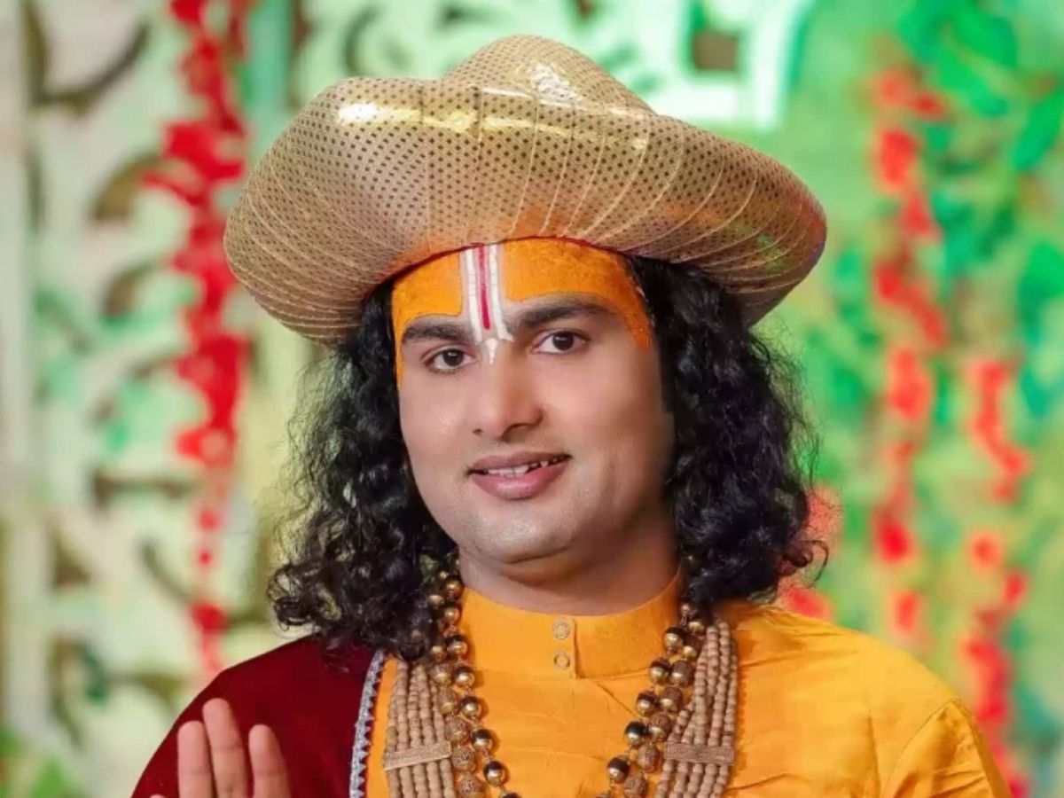 ऐसे महान धर्मगुरु जो महिलाओं पर दे चुके अभद्र बयान, साध्वी प्रज्ञा का भी नाम शामिल - Photo Gallery